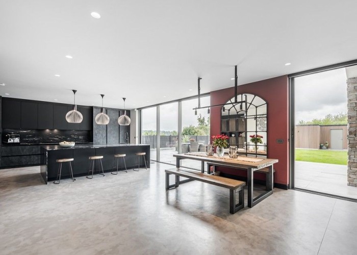 11. Kitchen With Table