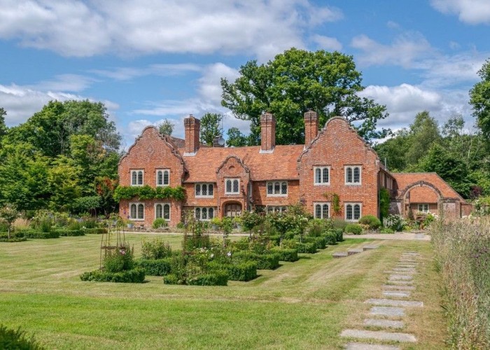 2. Manor House, Coronavirus-Friendly