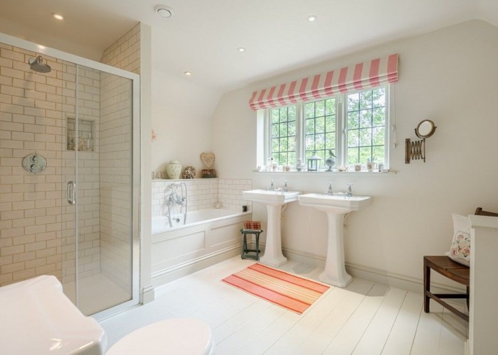 43. Bathroom (Large), Bathroom (2 sinks)