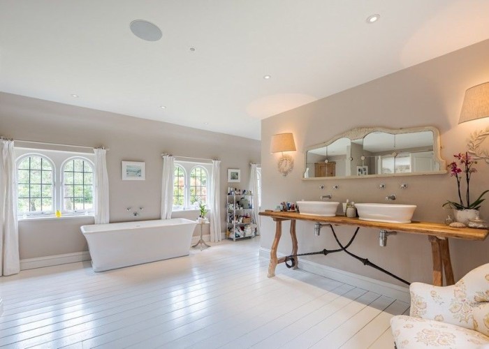 48. Bathroom (Large), Bathroom (2 sinks)