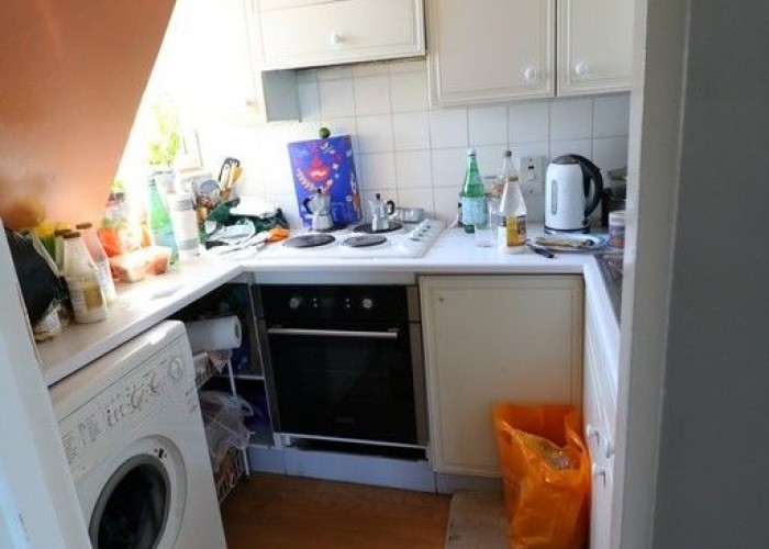 10. Kitchen (Cream or White units), Kitchen (Electric/Induction Hob)