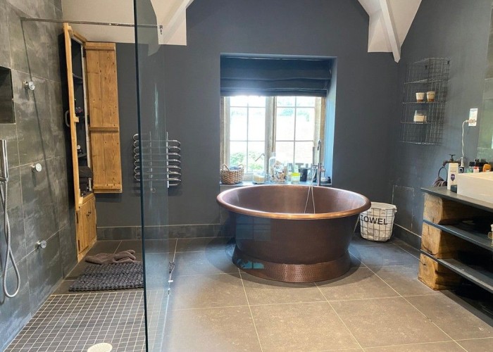 33. Bathroom (Large), Bathroom (Roll Top), Bathroom (Shower and bath), Bathroom (Copper Bath)