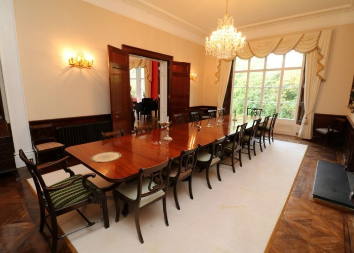 9. Diningroom