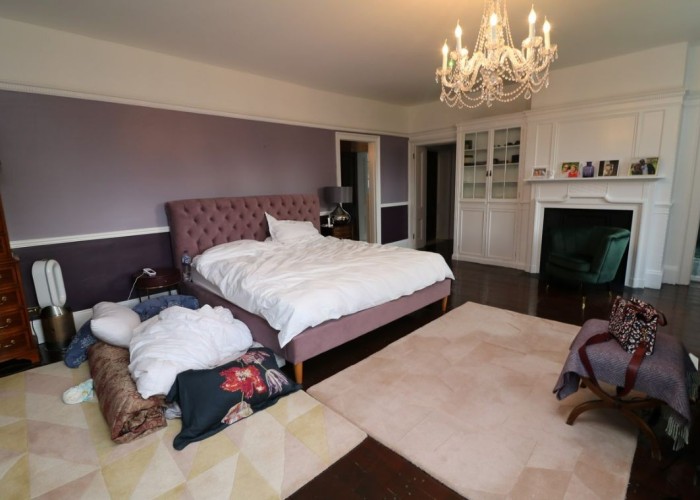 24. Bedroom (Master/En-Suite)