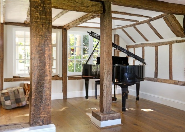 12. Piano