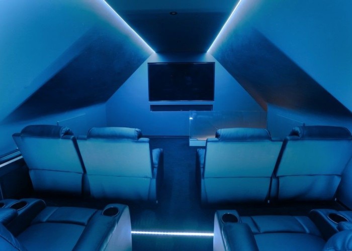 15. Cinema (Home)