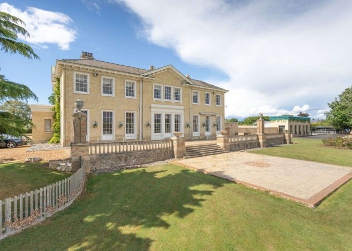 7. Manor House