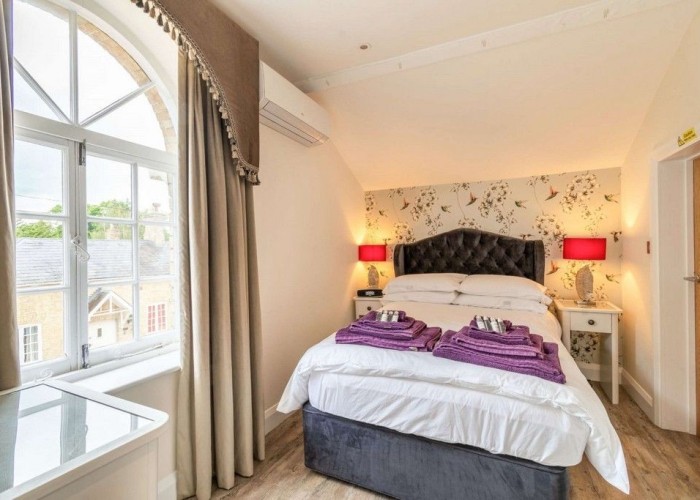 44. Bedroom (Double)