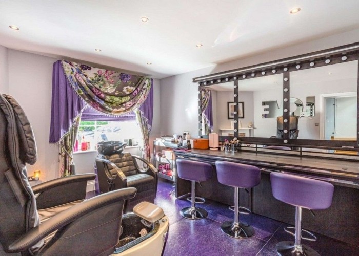 71. Makeup Room