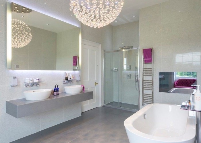 107. Bathroom (Roll Top), Bathroom (2 sinks), Bathroom (Shower and bath)