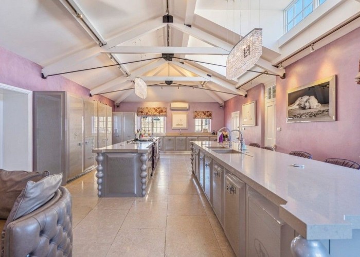 120. Kitchen (With Island), Kitchen (Modern), Kitchen (Electric/Induction Hob)