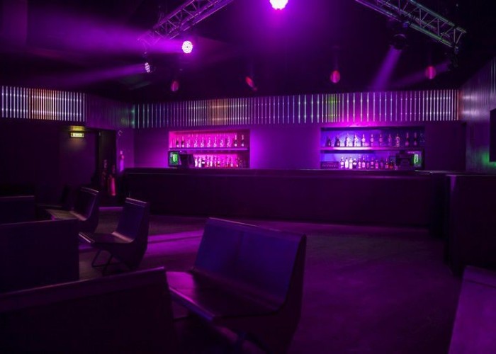 16. Pub / Bar / Club