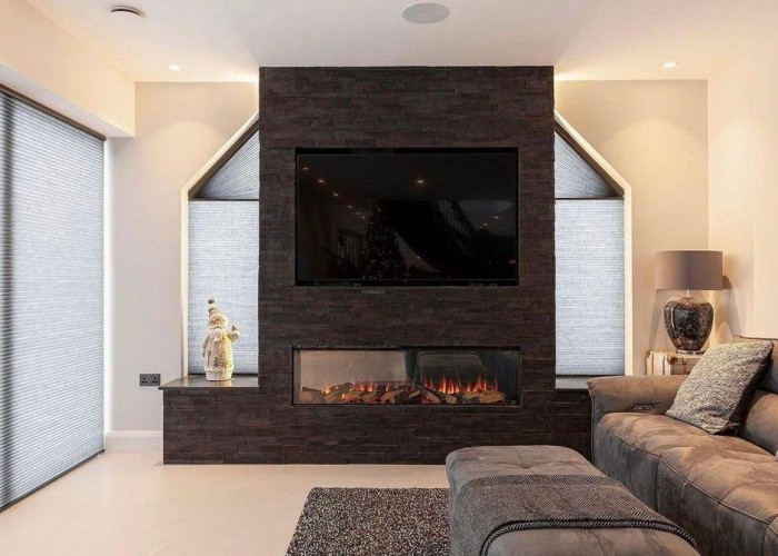 11. Livingroom, Fireplace