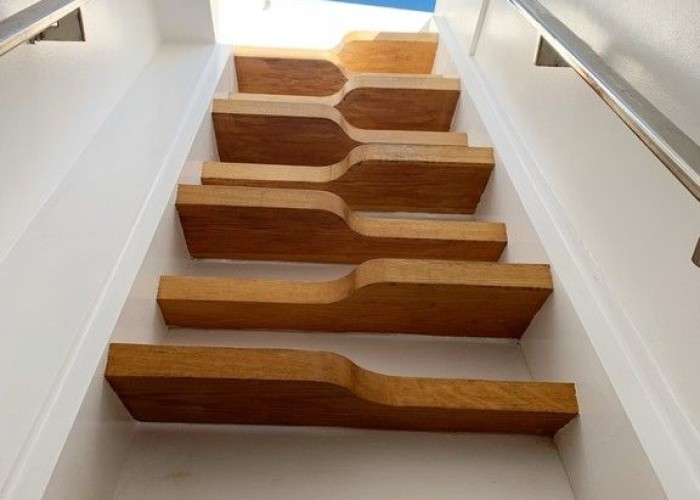 11. Stairway