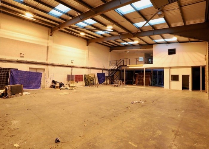 1. Warehouse (Large), Coronavirus-Friendly
