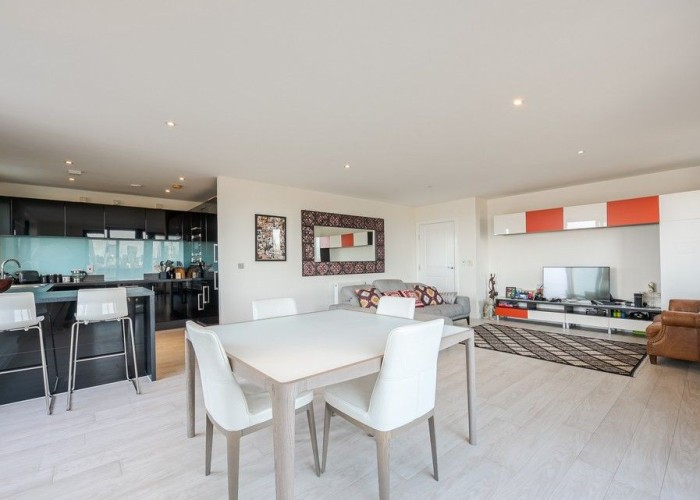 4. Kitchen With Table