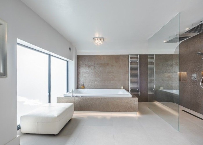23. Bathroom (Large), Bathroom (Shower and bath)