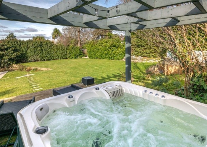 40. Hot Tub/Jacuzzi