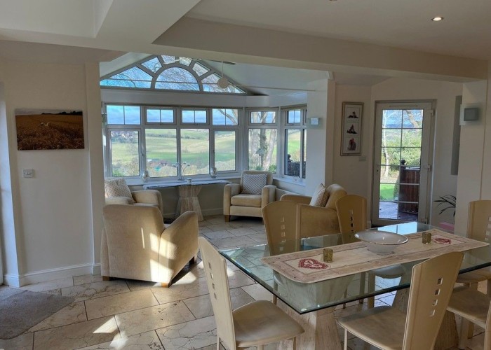 12. Kitchen (Modern), Kitchen With Table