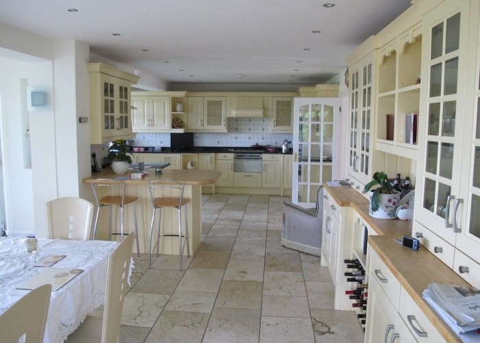 15. Kitchen