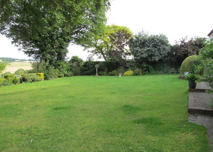 47. Garden (Rear, Large)