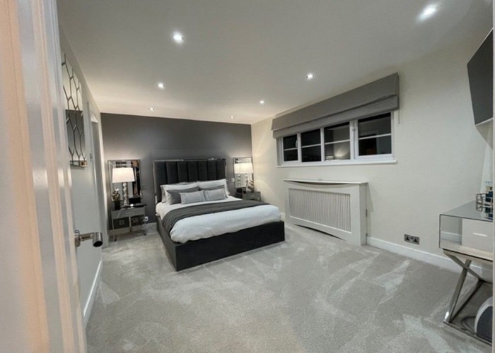 24. Bedroom (Double)