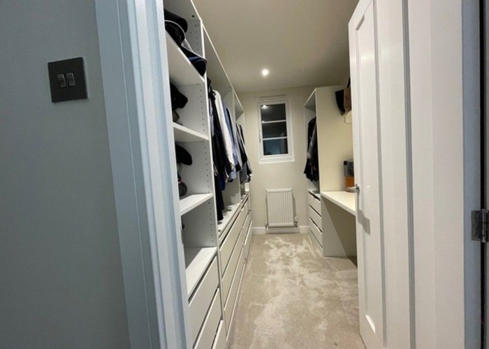 25. Dressing Room/Walk-in Wardrobe