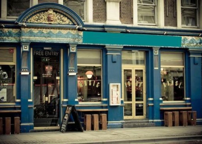 6. Pub / Bar