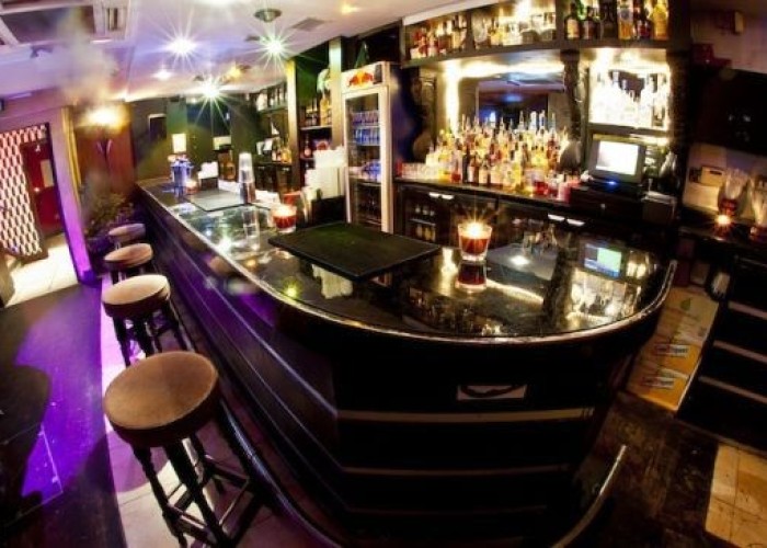 10. Pub / Bar