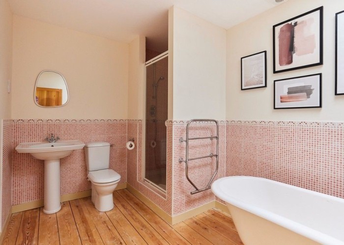 23. Bathroom (Roll Top), Bathroom (Shower and bath)