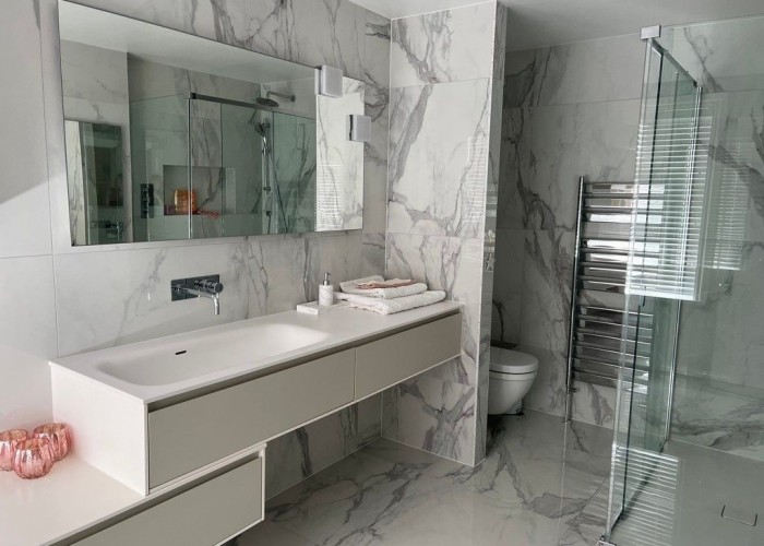 22. Bathroom (Large)