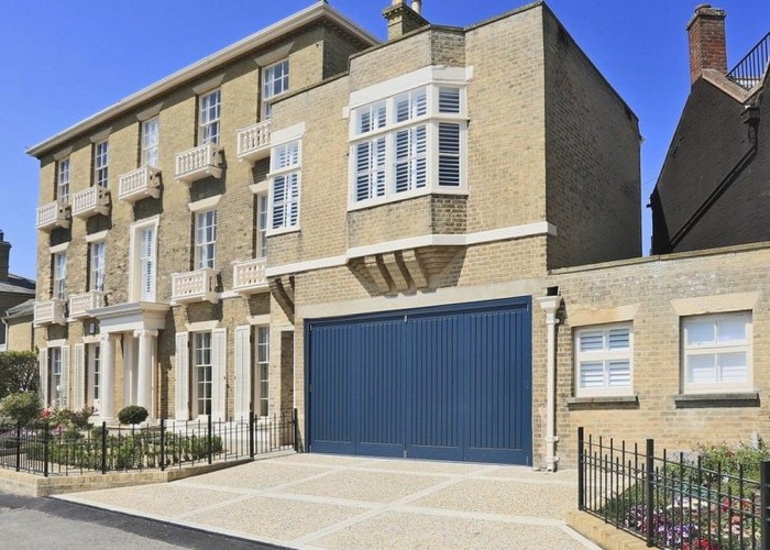 2. Driveway, Garage, Semi-Detached House, Coronavirus-Friendly