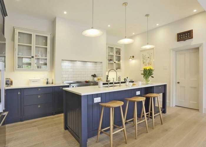 3. Kitchen (With Island), Kitchen (Coloured units), Kitchen (Modern), Kitchen With Table, Kitchen (Gas Hob)