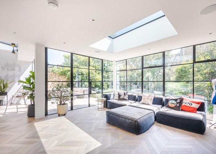 11. Livingroom, Skylight
