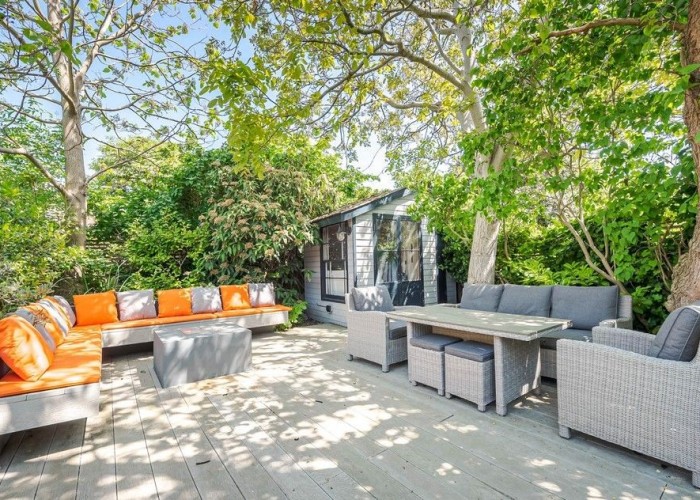 25. Patio / Veranda