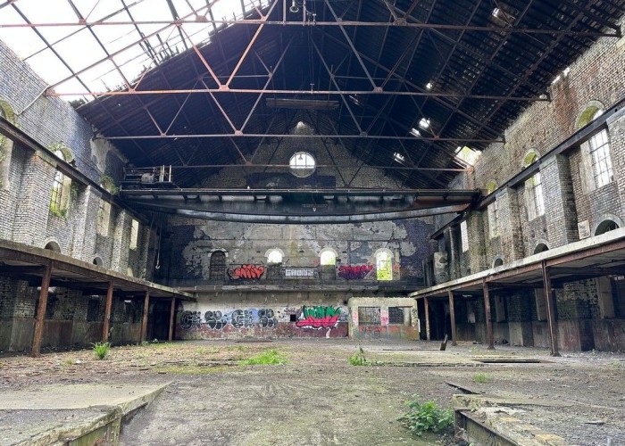 1. Abandon building for filming in UK