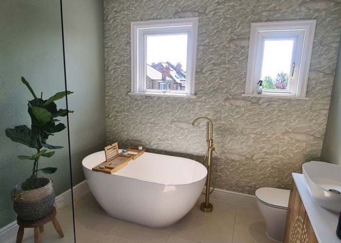 10. Bathroom, Bathroom (Roll Top), Bathroom (Shower and bath)