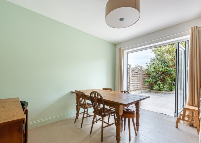 12. Diningroom