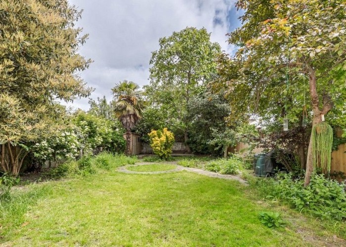 27. Garden (Rear, Large)