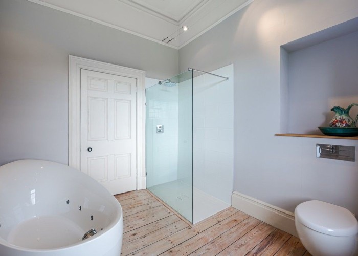 42. Bathroom (Roll Top), Bathroom (Shower and bath)