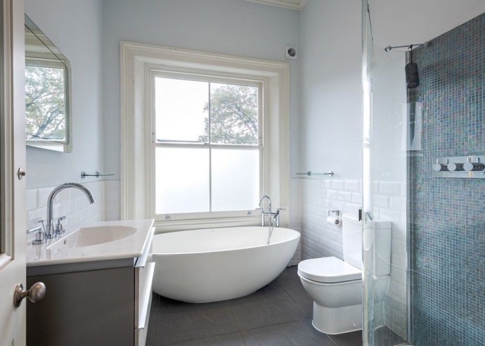 22. Bathroom (Roll Top), Bathroom (Shower and bath)