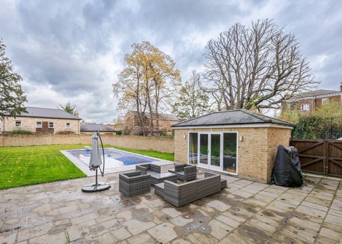 33. Patio / Veranda