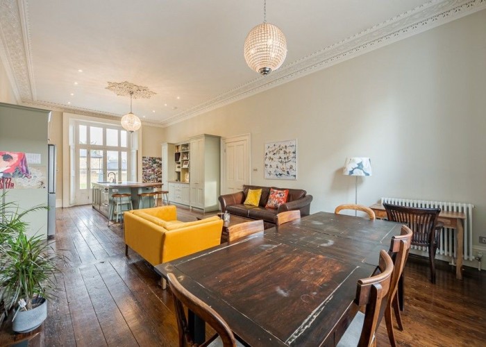 7. Diningroom