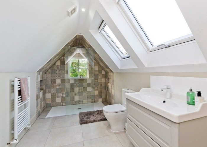 42. Bathroom (Shower and bath)