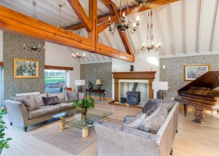 13. Livingroom