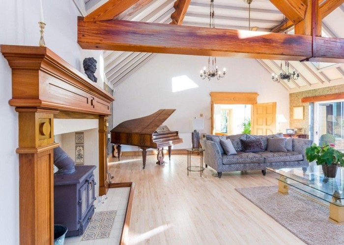 16. Fireplace, Piano