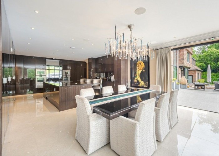 6. Diningroom
