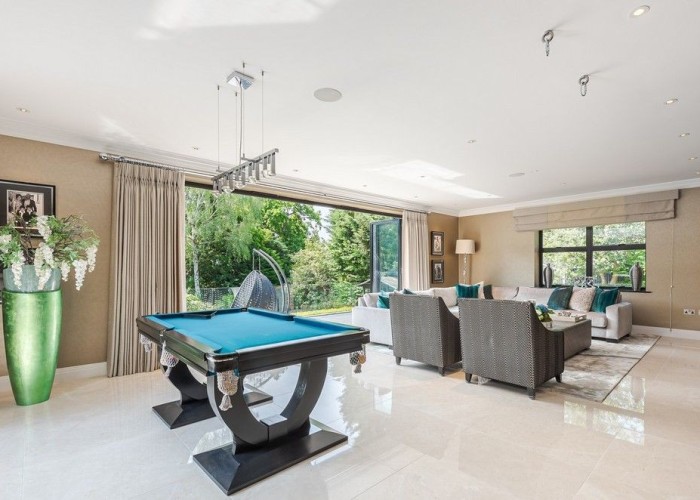 22. Livingroom, Games Room