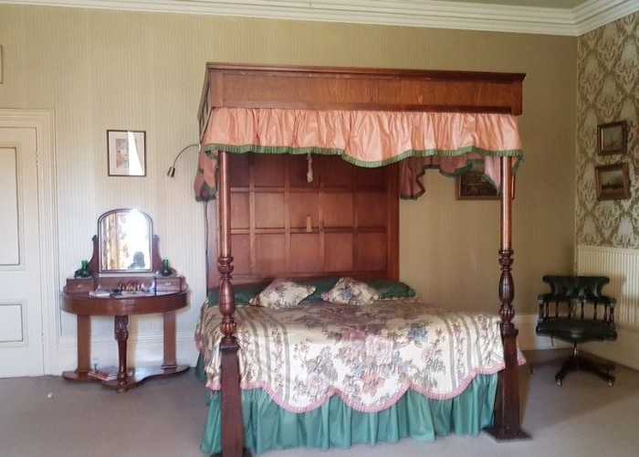 14. Bedroom (Double)