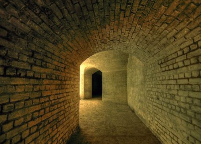 Bunker, Coronavirus-Friendly at renovated = London: Derelict Fort With Bunkers For Filming, Kent